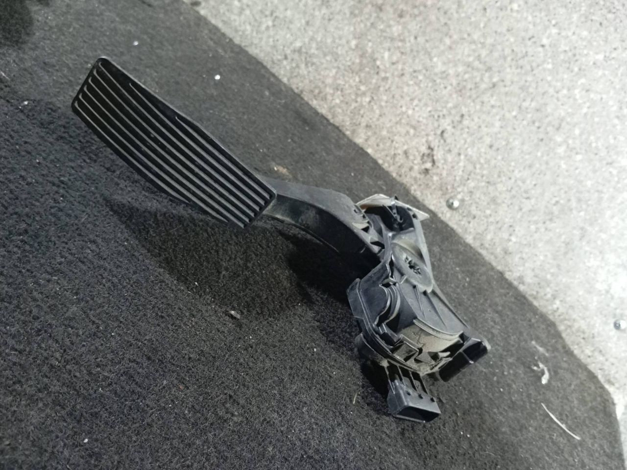 педаль Chevrolet Cruze 1 поколение (2009 - 2012), 2.0 л., VCDi, 13252702, 6PV009765-07 - фото №1