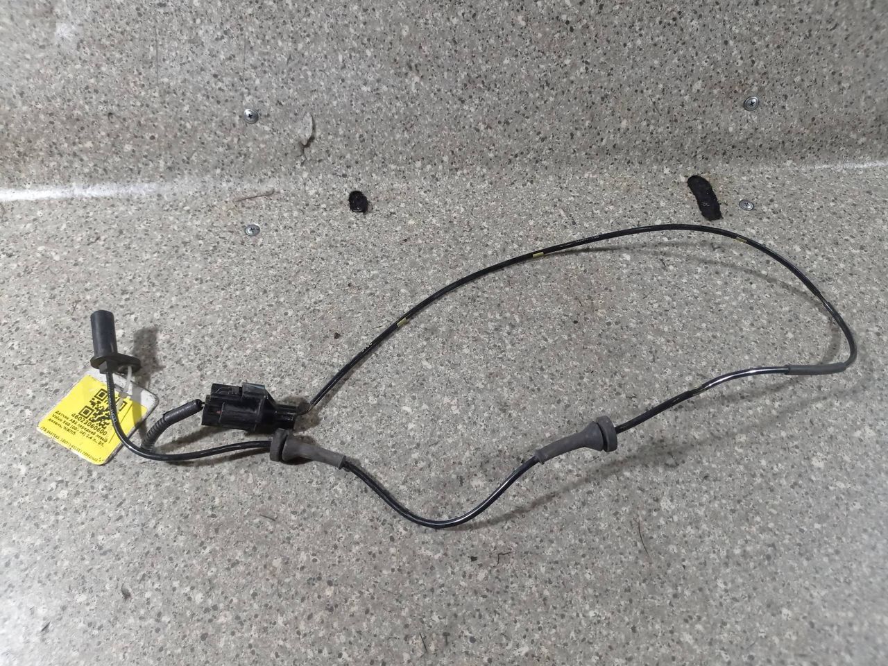 датчик ABS Volvo S60 1 поколение (2000 - 2004), 2.4 л., D5, дизель, МКПП, 9467580, 100711-60133 - фото №1