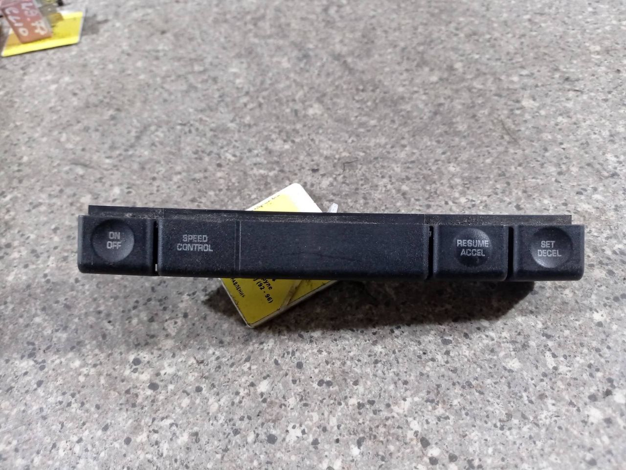 кнопки управления на руле Jeep Grand Cherokee ZJ (1992 - 1996), 56007066 - фото №1