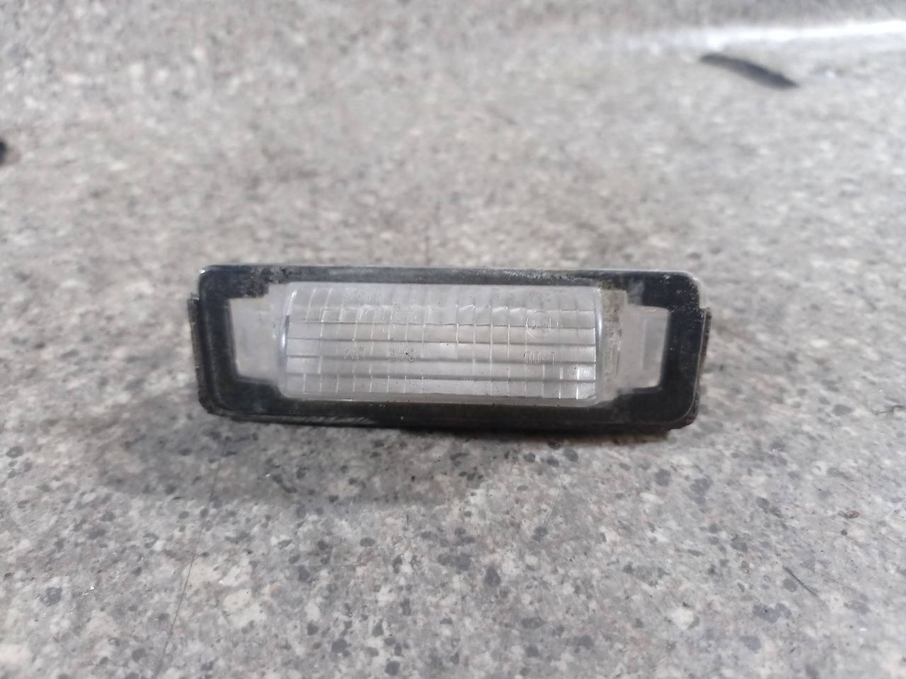 подсветка номера Mercedes-Benz E-Класс W210/S210 (1995 - 1999) - фото №1