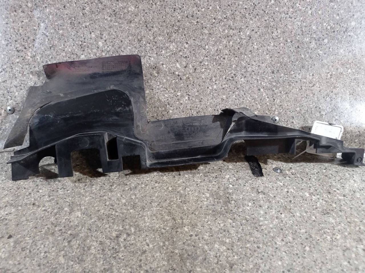 воздуховод (дефлектор) радиатора Audi A4 B7 (2004 - 2009), 2.0 л., TDi, 8E0121283AC - фото №1