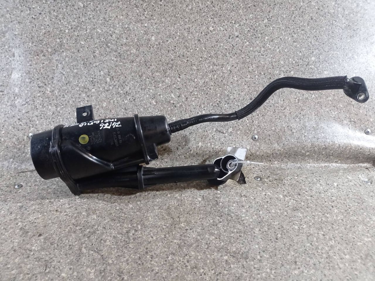 маслоотделитель (сапун) Opel Insignia 1 поколение (A) (2008 - 2014), 2.0 л., CDTi, A 20 DTH, дизель, 6МКПП, передний привод, 55570312 - фото №1