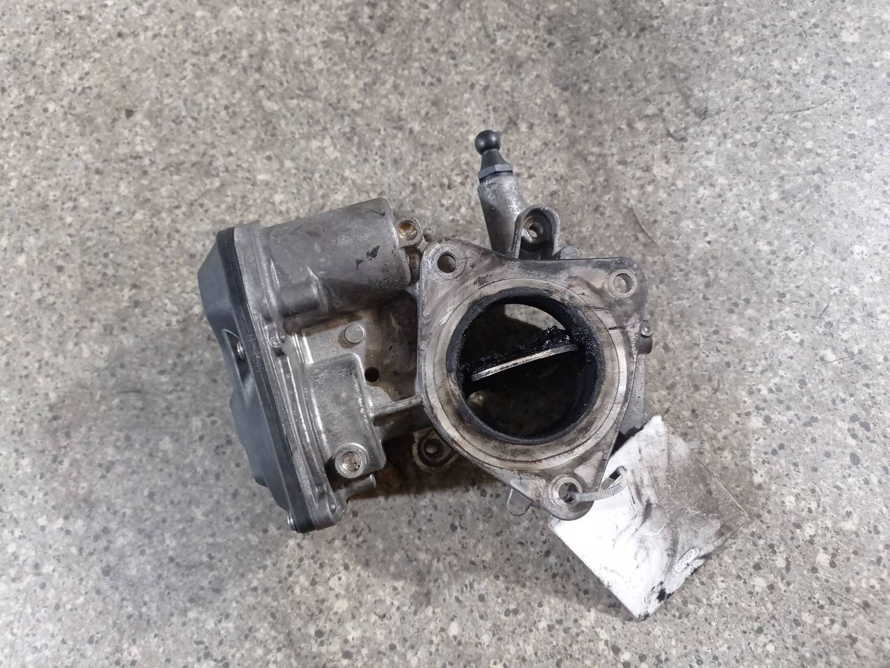 заслонка дроссельная Opel Insignia 1 поколение (A) (2008 - 2014), 2.0 л., CDTi, A 20 DTH, дизель, 6МКПП, передний привод, 55564164 - фото №1
