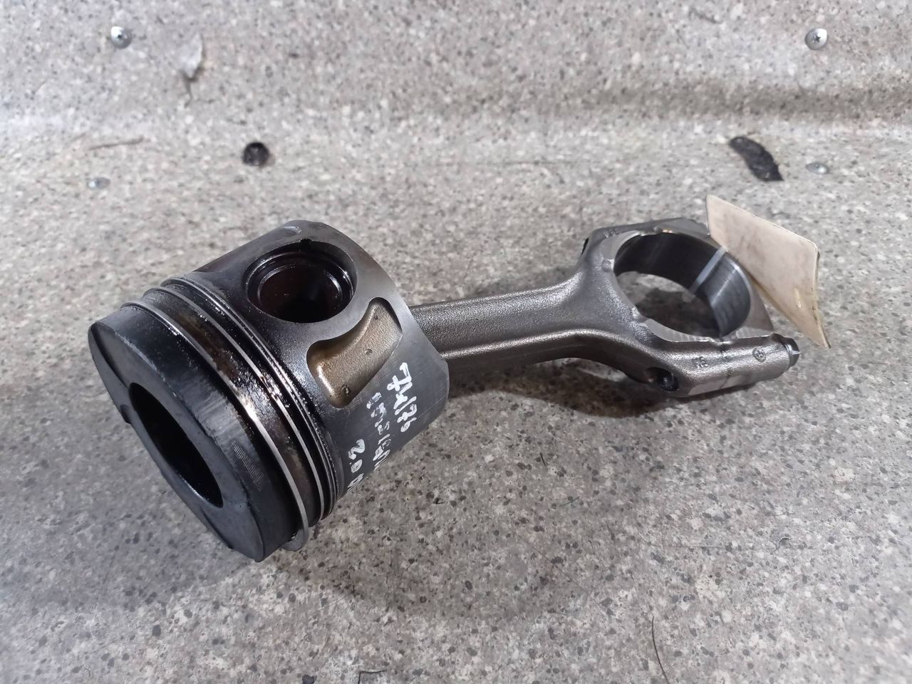 поршень Opel Insignia 1 поколение (A) (2008 - 2014), 2.0 л., CDTi, A 20 DTH, дизель, 6МКПП, передний привод - фото №1