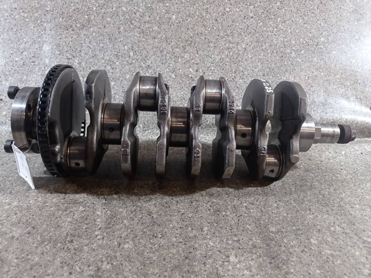 коленвал Opel Insignia 1 поколение (A) (2008 - 2014), 2.0 л., CDTi, A 20 DTH, дизель, 6МКПП, передний привод - фото №1