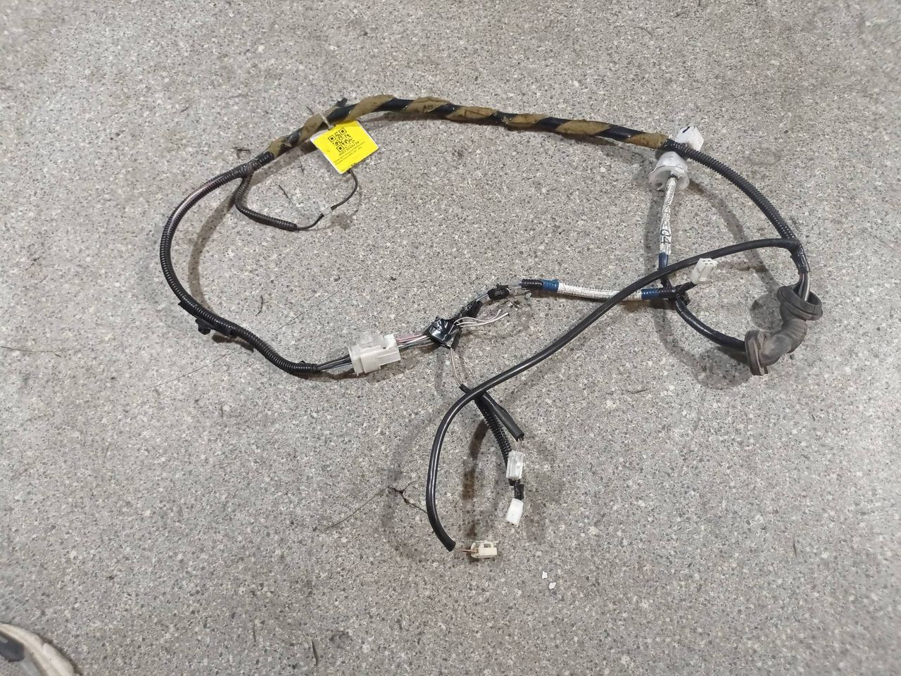 Проводка крышки багажника Toyota Yaris XP9 (2005 - 2009), хетчбэк 5 дв., 821840D040 - фото №1