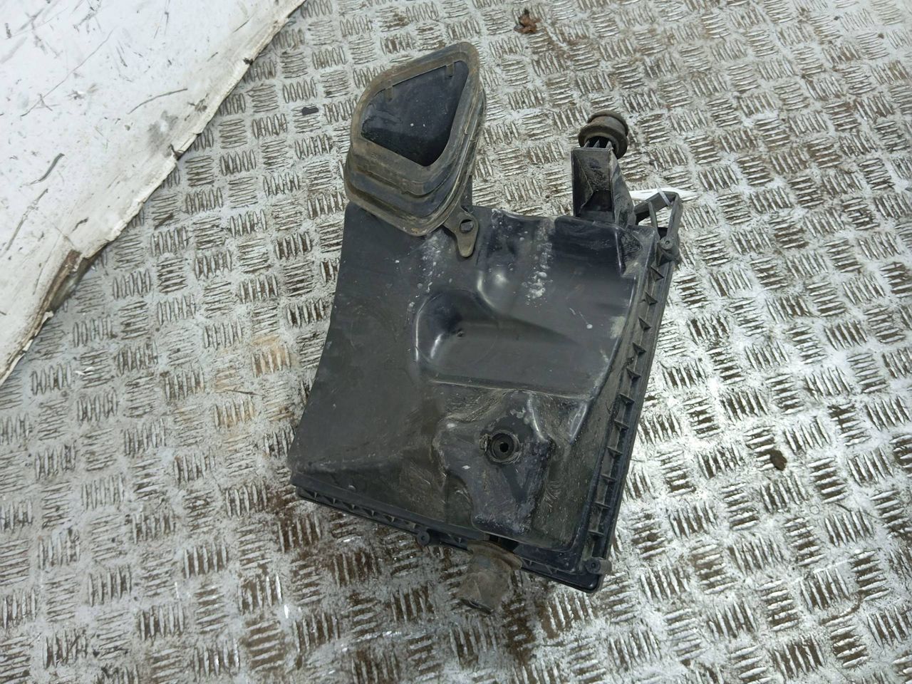 корпус воздушного фильтра Chevrolet Cruze 1 поколение (2009 - 2012), 2.0 л., дизель, 13311896 - фото №1