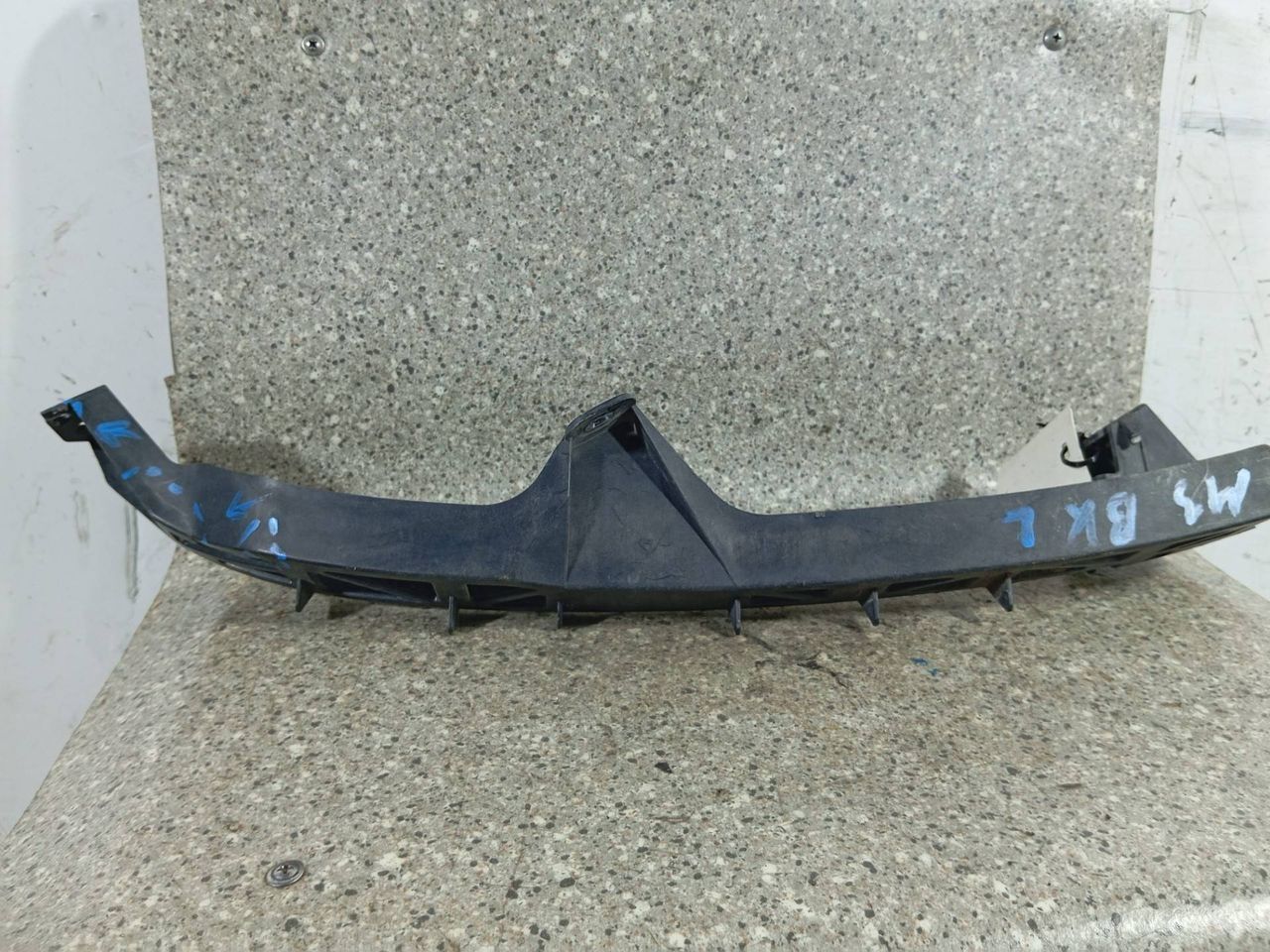 Крепление бампера переднего Mazda 3 BK (2003 - 2005), хетчбэк 5 дв., BP4K50161 - фото №1