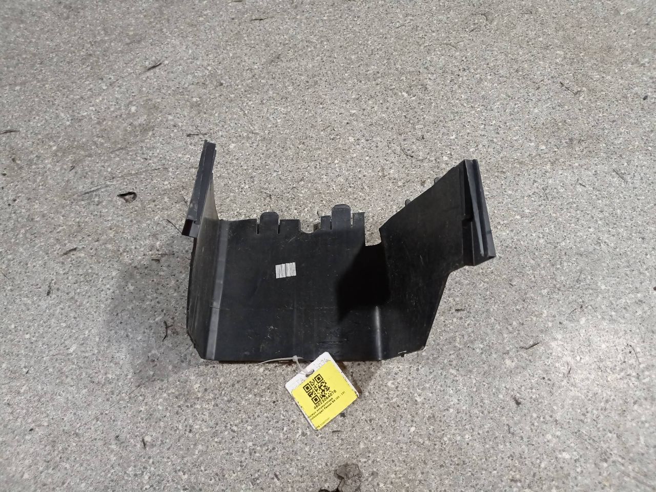 кожух аккумулятора Volkswagen Passat B6 (2005 - 2010), 3C0915335 - фото №1
