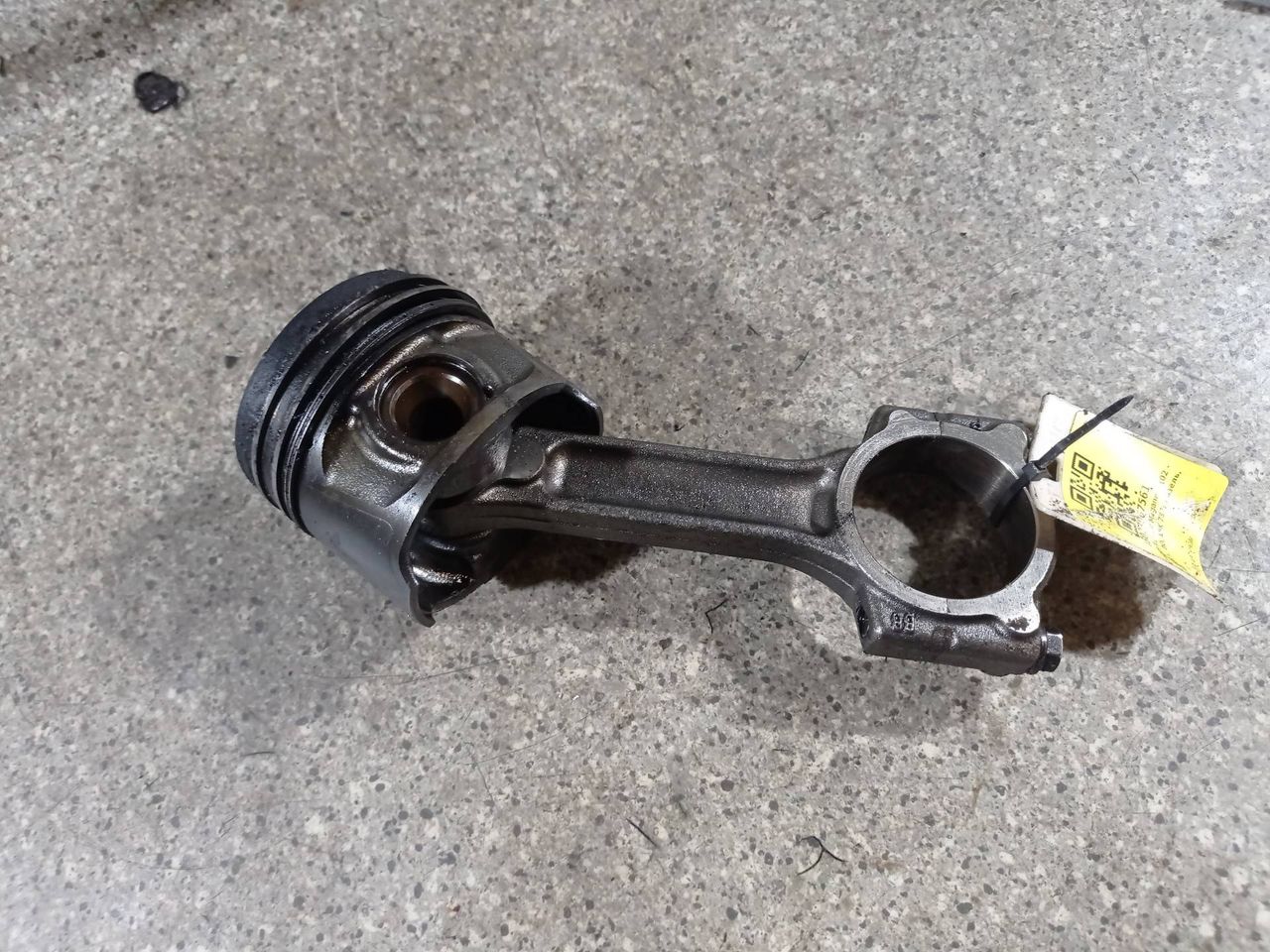 поршень Renault Megane 2 поколение (2002 - 2006), 1.5 л., DCi, K9K 732, дизель, МКПП - фото №1