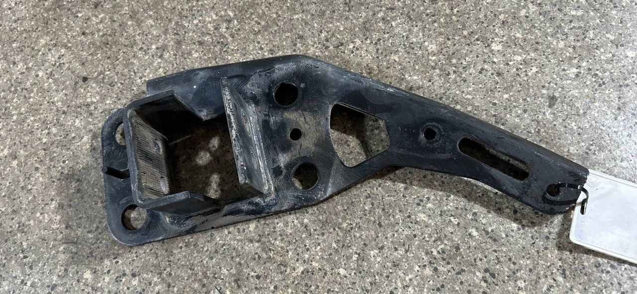 кронштейн переднего бампера Audi A6 4F/C6 (2004 - 2008), 4F0805499 - фото №1