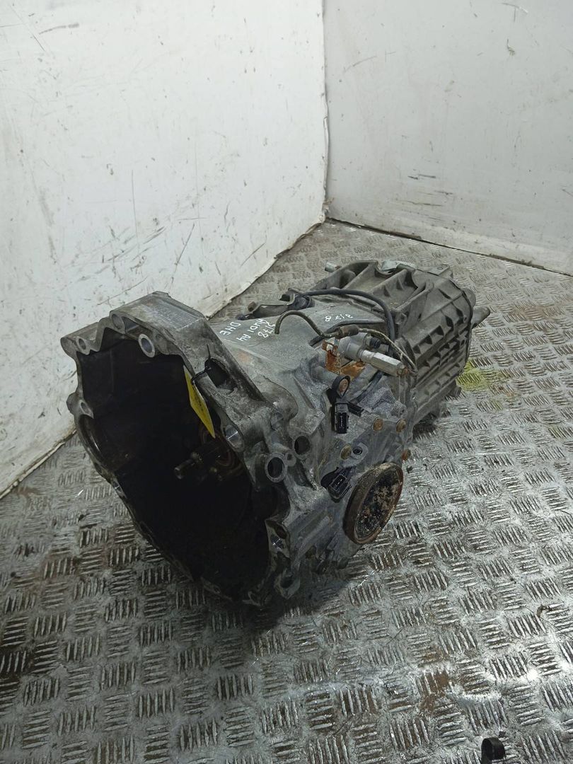 КПП механическая (МКПП) Audi A4 B5 (1994 - 1999), 1.6 л., i, ADP, бензин, 5МКПП, передний привод, DHE - фото №1