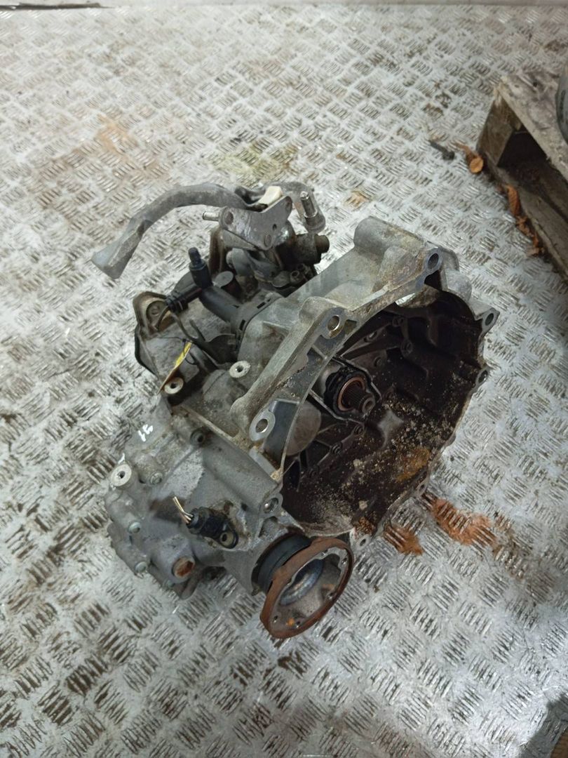 КПП механическая (МКПП) Volkswagen Golf 4 поколение (1997 - 2006), 1.6 л., i, BAD, бензин, 5МКПП, передний привод, FYK - фото №1