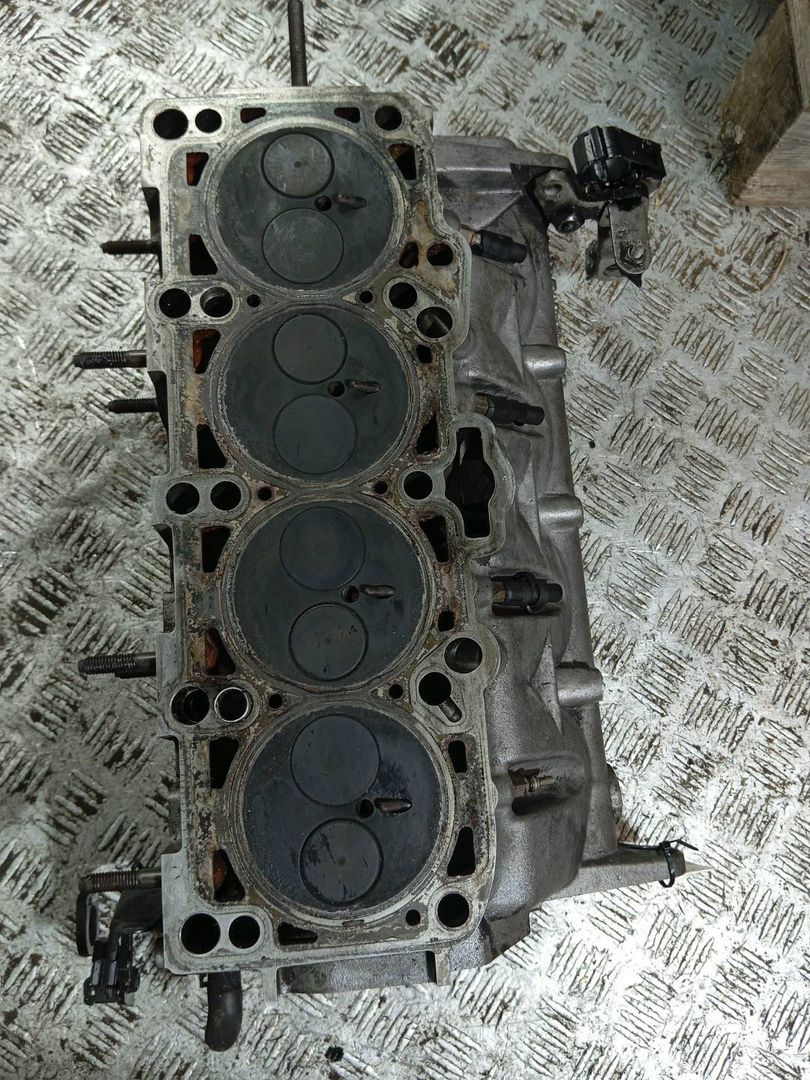 головка блока цилиндров Volkswagen Caddy 3 поколение (2004 - 2010), 1.9 л., TDi, BLS, дизель, МКПП, 038103373R - фото №1
