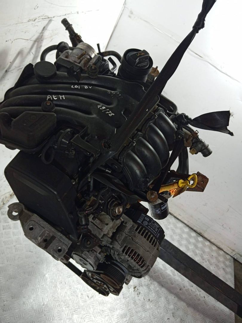 двигатель Volkswagen Golf 4 поколение (1997 - 2006), 1.6 л., i, AEH, бензин, 5МКПП, передний привод - фото №1