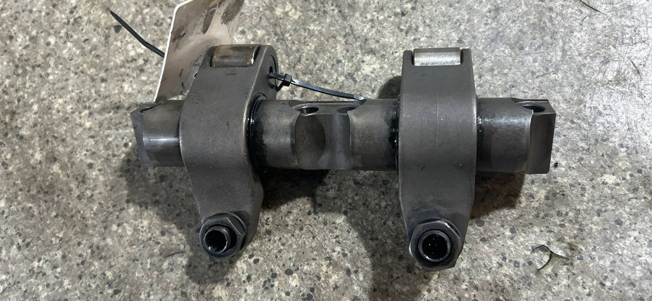 коромысло клапана (рокер) Volkswagen Caddy 3 поколение (2004 - 2010), 1.9 л., TDi, BLS, дизель, МКПП, 038443H - фото №1