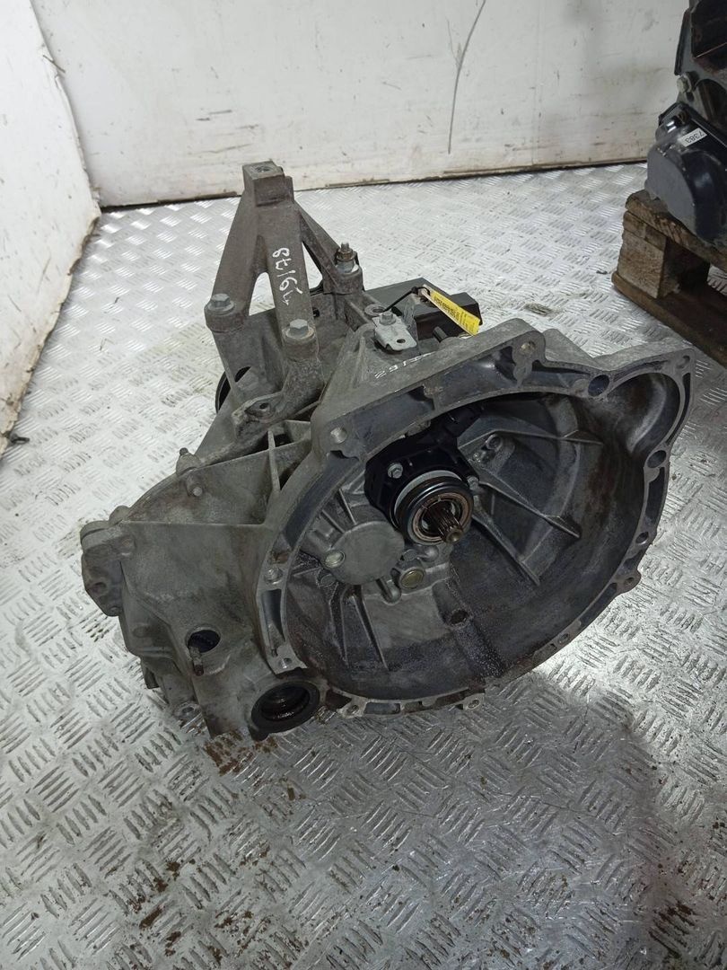 КПП механическая (МКПП) Ford Focus 2 поколение (2004 - 2008), 1.6 л., i, HWDA, бензин, 5МКПП, передний привод, 3M5R7002ND - фото №1