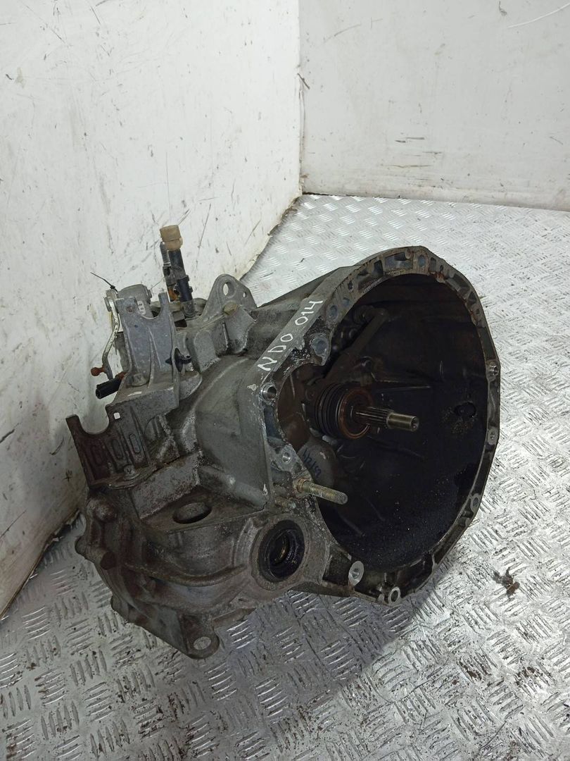КПП механическая (МКПП) Renault Megane 2 поколение (2002 - 2006), 2.0 л., i, F4R 770, бензин, 6МКПП, ND0014 - фото №1