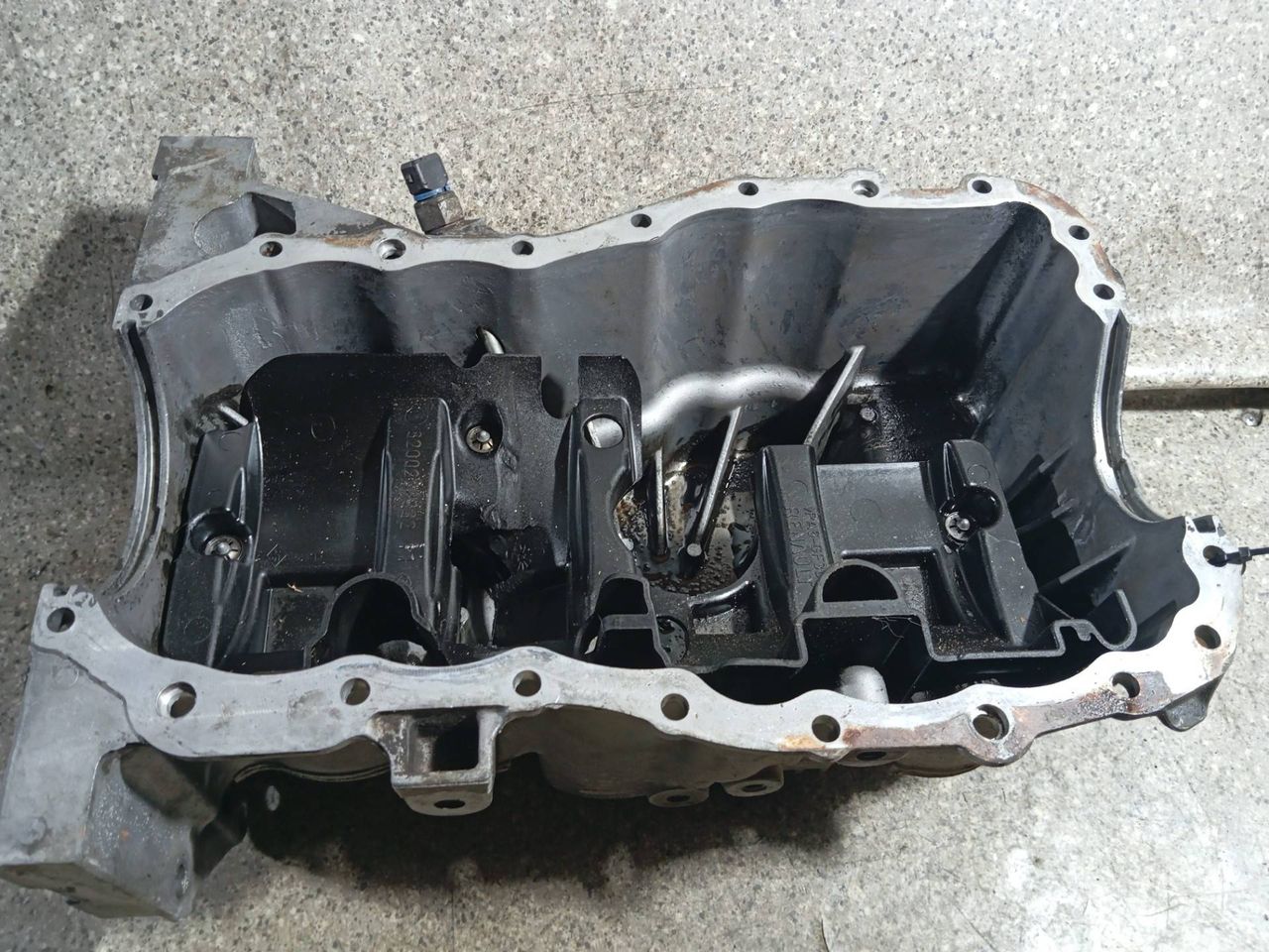 масляный поддон Renault Laguna 3 поколение (2007 - 2012), 1.5 л., DCi, K9K 780, дизель, 6МКПП, 8200451325 - фото №1