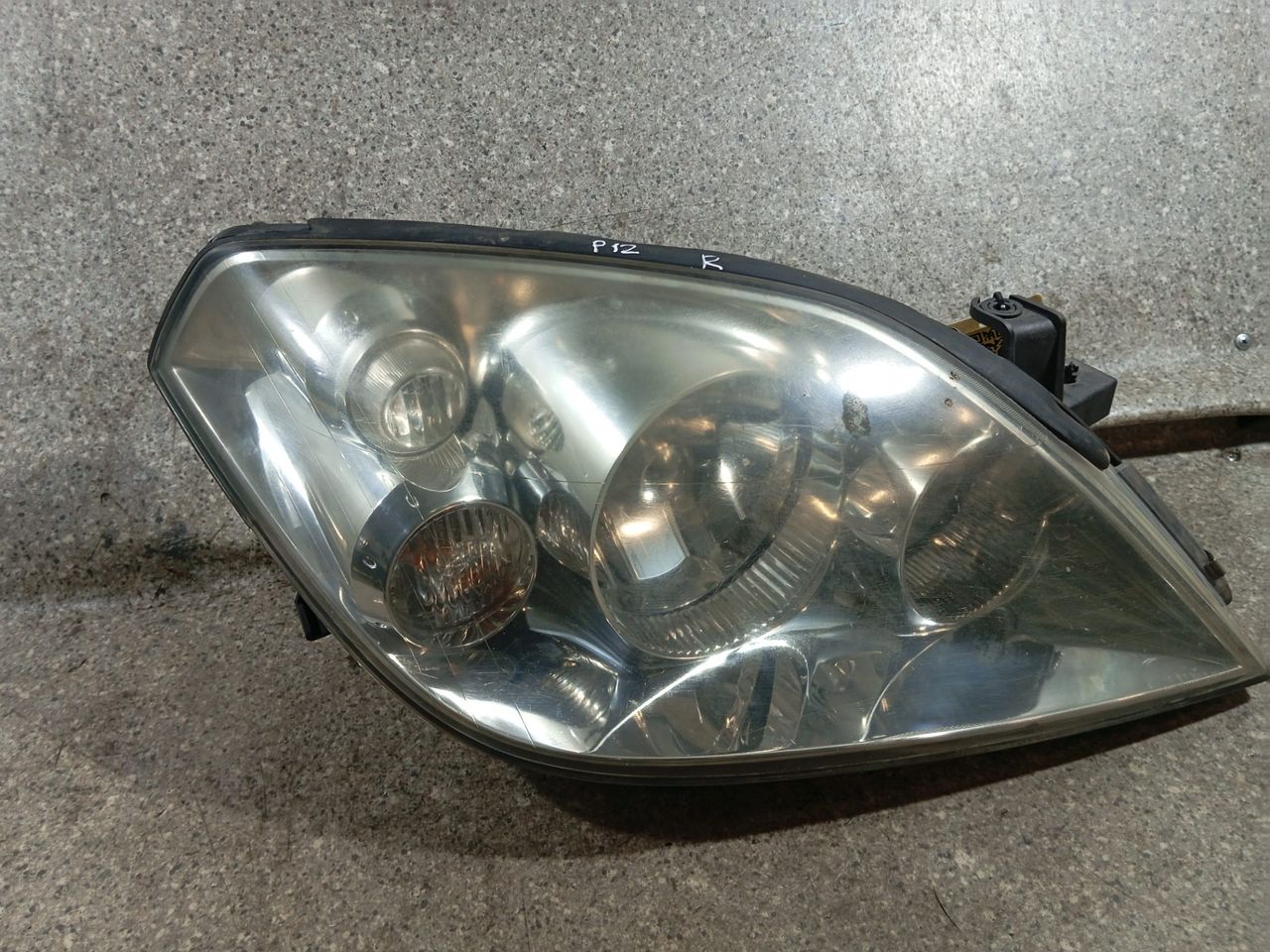 фара правая Nissan Primera P12 (2001 - 2008), 26010AU800 - фото №1