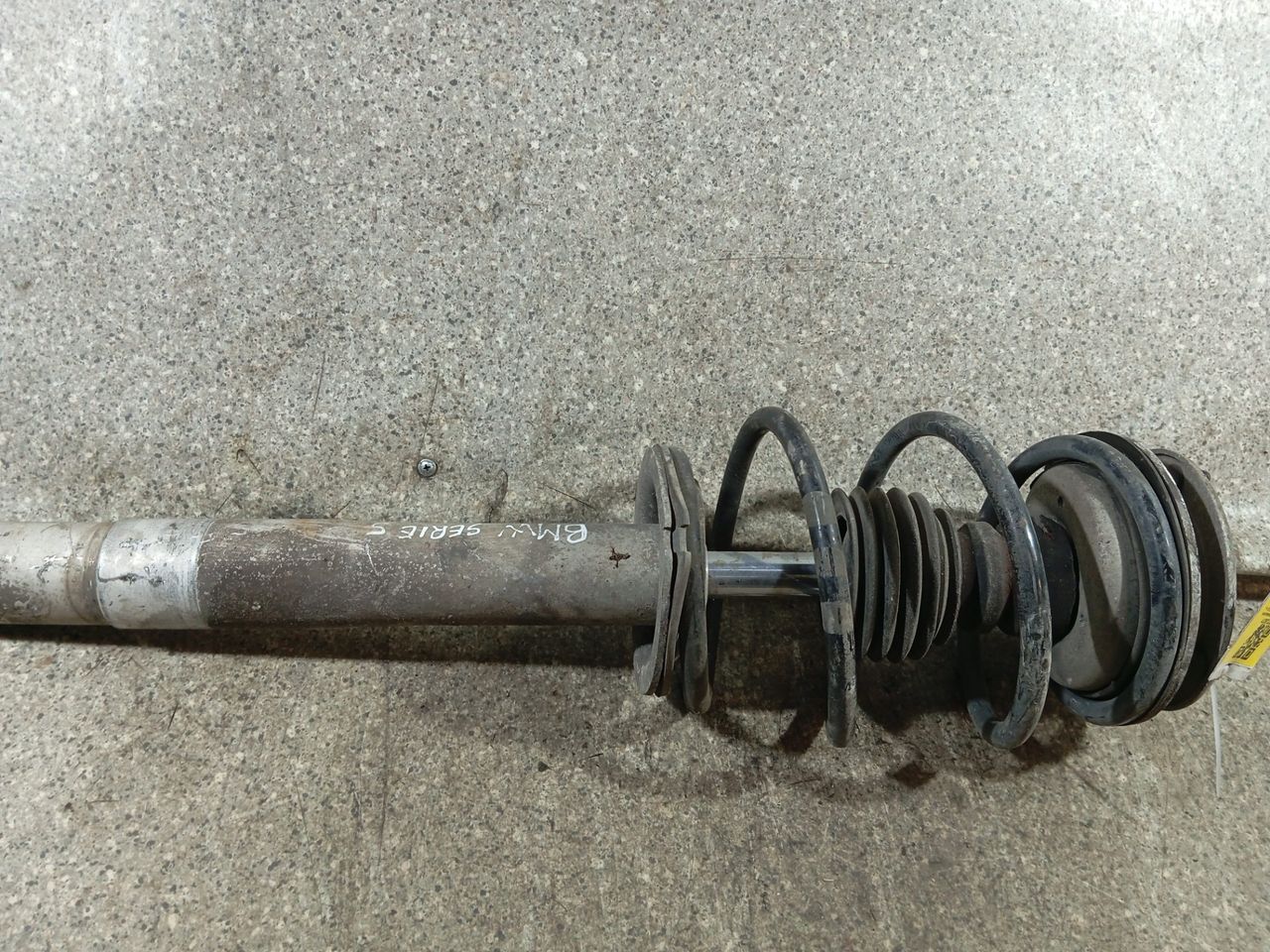 стойка передняя левая BMW 5 серия E39 (1995 - 2000), 2.0 л., бензин, 1021137612A - фото №1