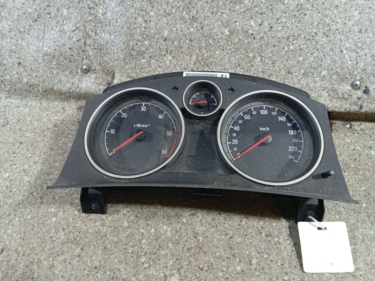 щиток приборов (приборная панель) Opel Zafira 2 поколение (B) (2005 - 2008), 2.0 л., CDTi, дизель, МКПП, 13225988 - фото №1