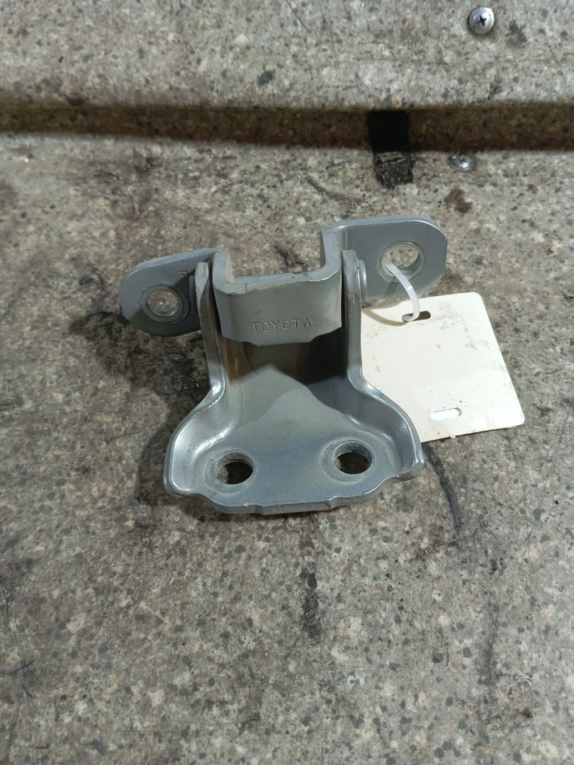 петля двери Toyota Yaris XP9 (2005 - 2009), хетчбэк 5 дв. - фото №1