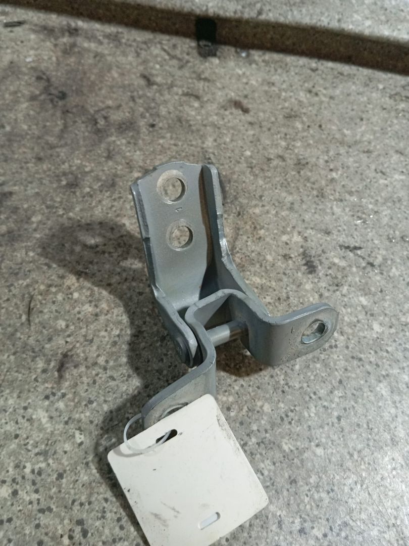 петля двери Toyota Yaris XP9 (2005 - 2009), хетчбэк 5 дв. - фото №1