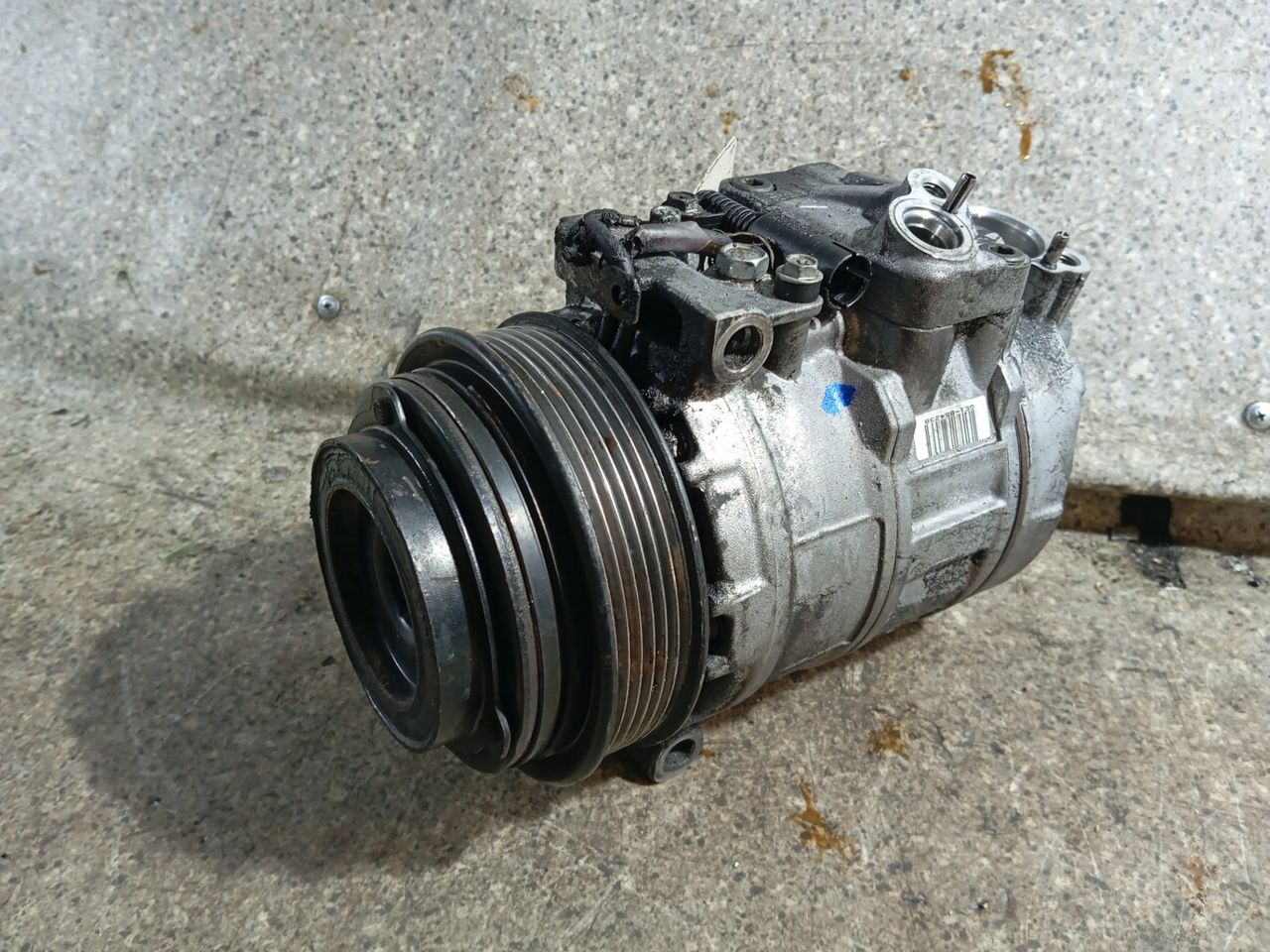 компрессор кондиционера Mercedes-Benz E-Класс W210/S210 (1995 - 1999), 2.2 л., OM 611.961, дизель, МКПП - фото №1
