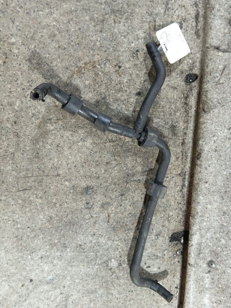 патрубок радиатора Volkswagen Tiguan 1 поколение (2007 - 2011), 2.0 л., TDi, CBAB, дизель, АКПП, 5N0122447AC - фото №1
