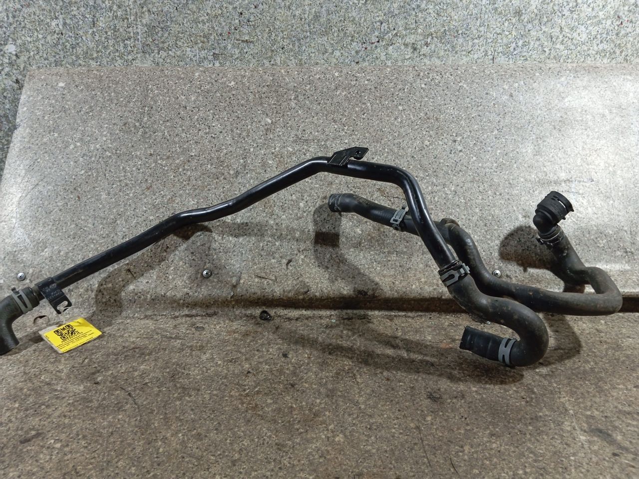 трубка охлаждающей жидкости Volkswagen Tiguan 1 поколение (2007 - 2011), 2.0 л., TDi, CBAB, дизель, АКПП, 5N0121070F - фото №1