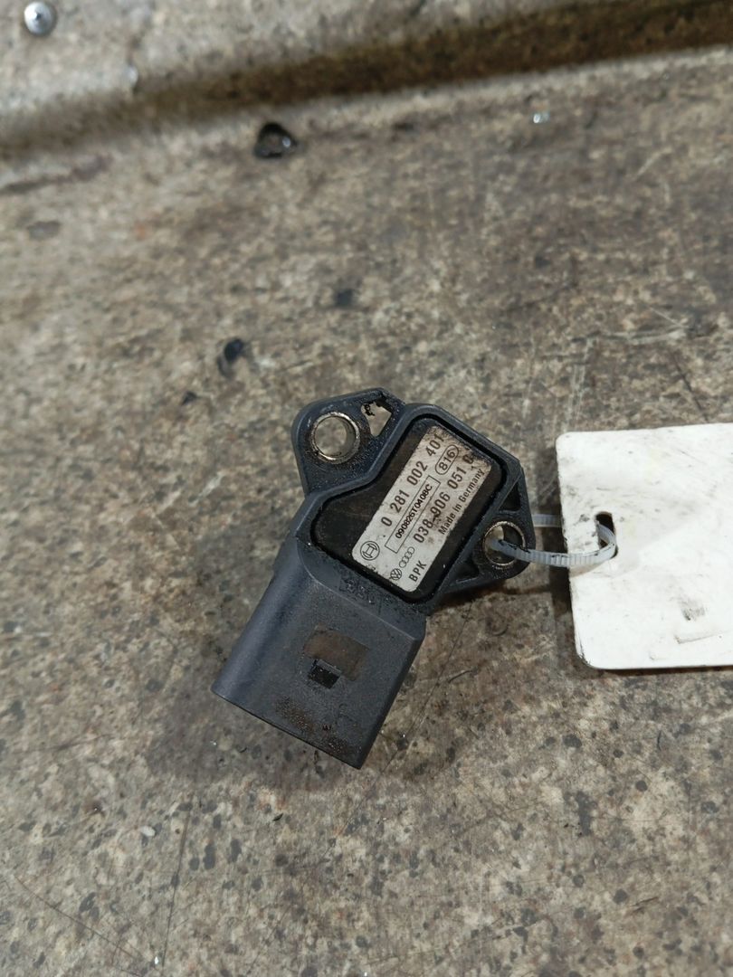 датчик абсолютного давления Volkswagen Tiguan 1 поколение (2007 - 2011), 2.0 л., TDi, CBAB, дизель, АКПП, 0281002401, 038906051C - фото №1