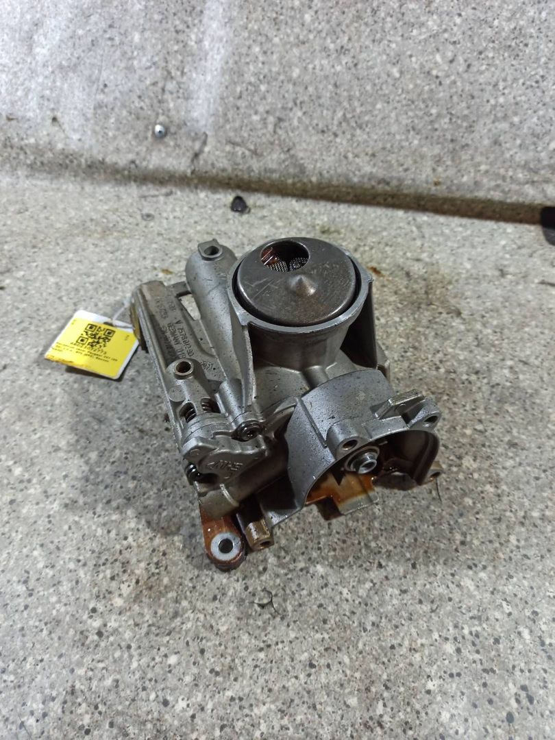 насос масляный Peugeot 207 1 поколение (2006 - 2009), 1.4 л., 8FS (EP3), бензин, МКПП, V757601280 - фото №1