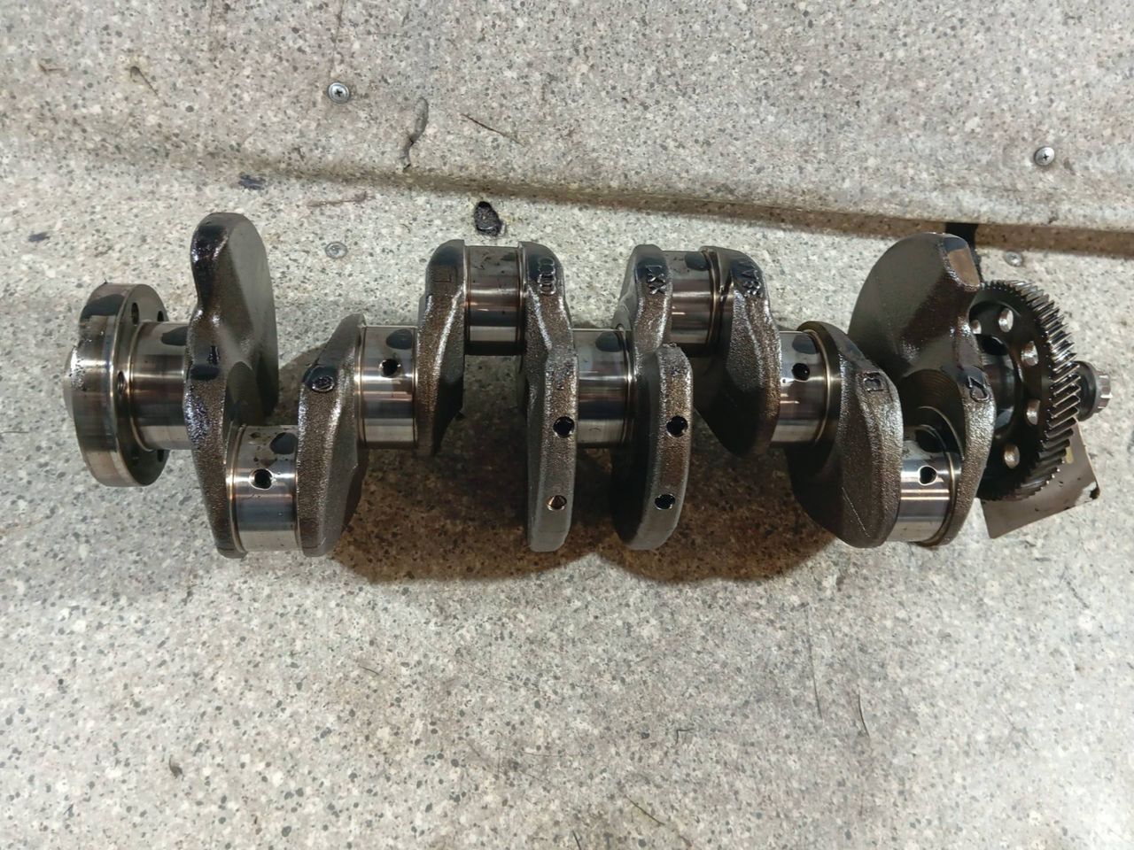 коленвал Volkswagen Tiguan 1 поколение (2007 - 2011), 2.0 л., TDi, CBAB, дизель, АКПП - фото №1