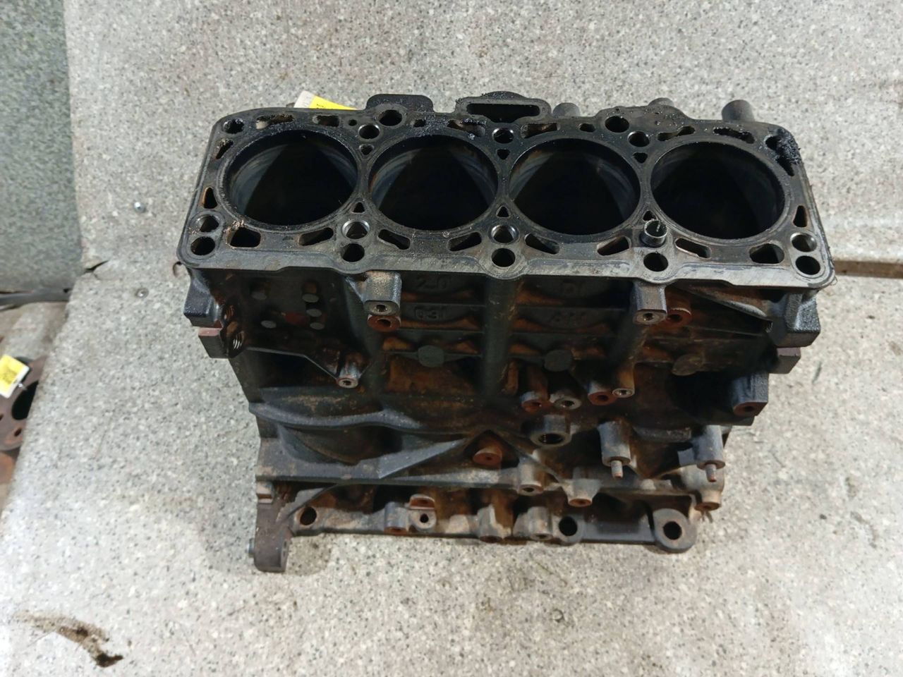 блок цилиндров Volkswagen Tiguan 1 поколение (2007 - 2011), 2.0 л., TDi, CBAB, дизель, АКПП - фото №1