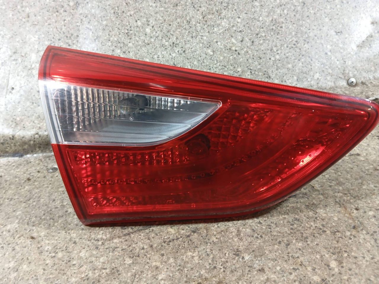 фонарь крышки багажника левый Hyundai i30 GD (2012 - 2015), хетчбэк 5 дв. - фото №1