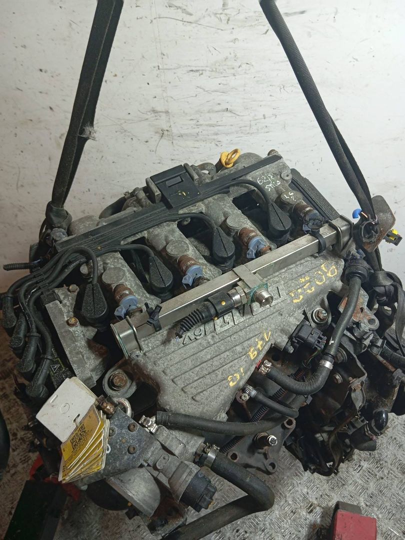коллектор впускной Fiat Multipla 1 поколение (1999 - 2004), 1.6 л., i, 182 B6.000, бензин, МКПП - фото №1