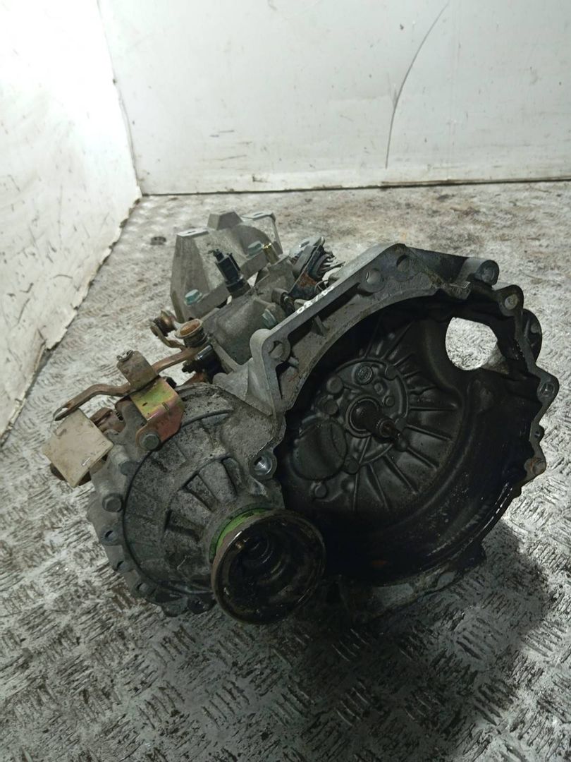 КПП механическая (МКПП) Volkswagen Golf 4 поколение (1997 - 2006), 1.4 л., i, AKQ, бензин, МКПП, DSB - фото №1
