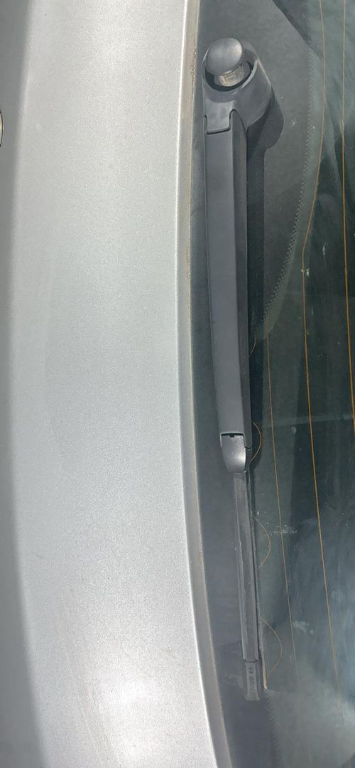 щеткодержатель задний Skoda Fabia 1 поколение (6Y) (1999 - 2004), хетчбэк 5 дв. - фото №1