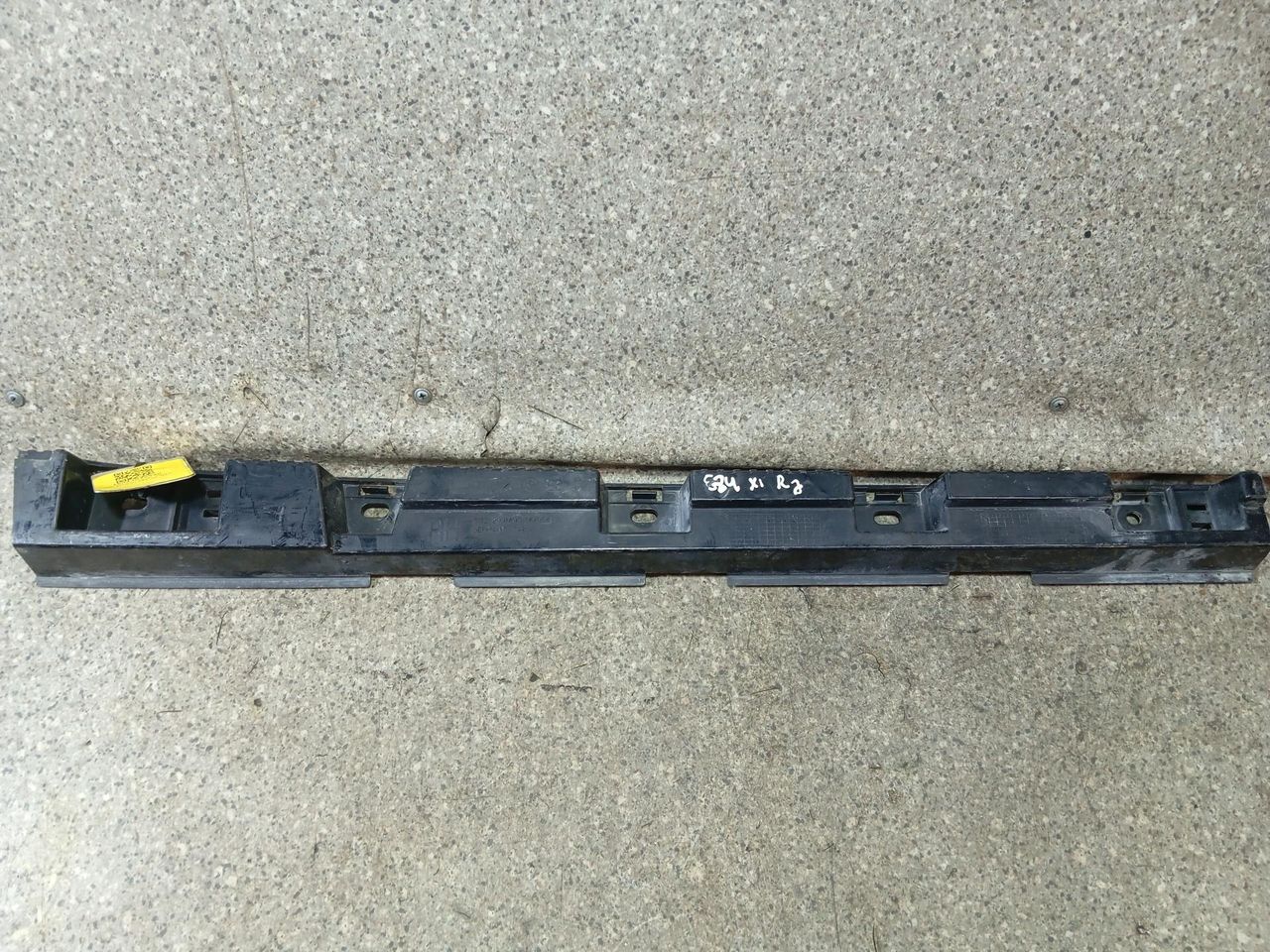 Кронштейн крепления порога BMW X1 E84 (2009 - 2012), 51122991498 - фото №1