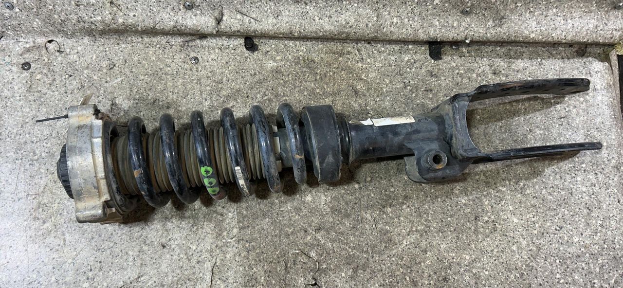 стойка передняя правая Audi Q7 4L (2005 - 2009), 814904007638, 36-G65-A - фото №1