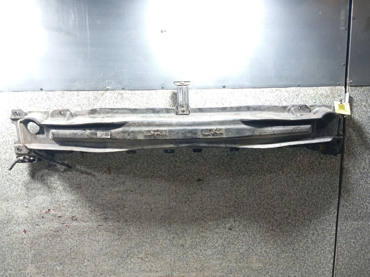 усилитель бампера заднего Kia Carens 3 поколение (2013 - 2019), 1.7 л., CRDi, дизель, 86631-A4010 - фото №1
