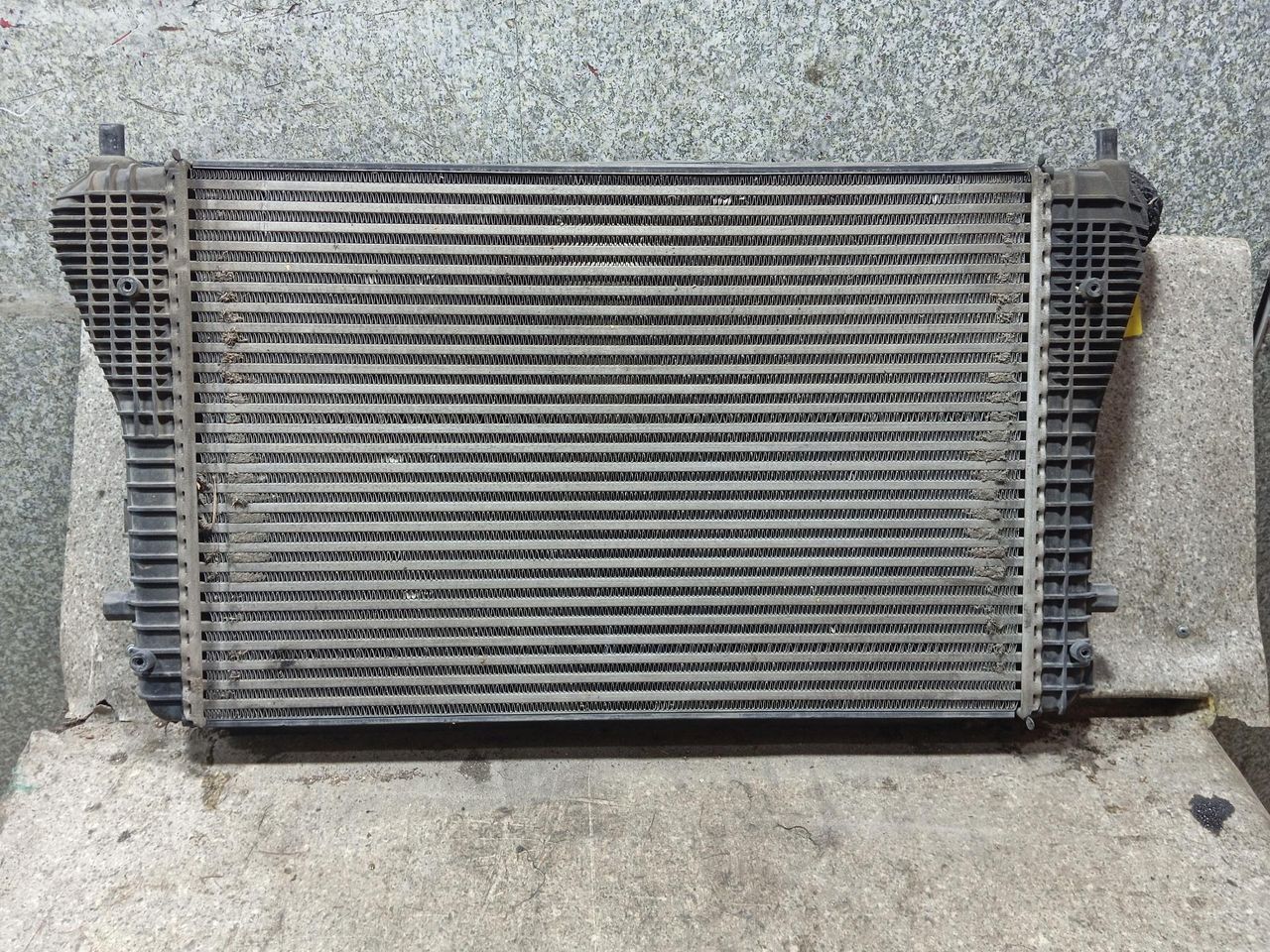интеркулер Volkswagen Passat B6 (2005 - 2010), 1K0145805G - фото №1