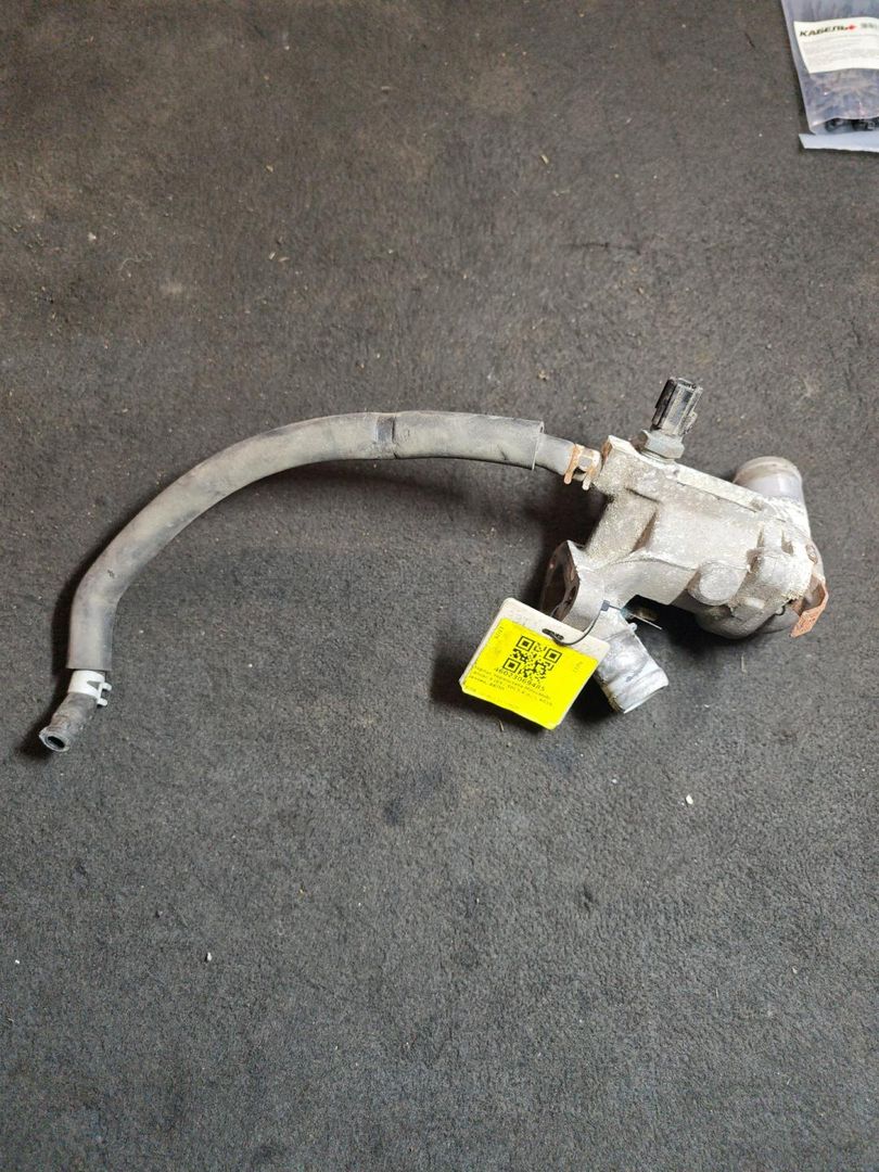 корпус термостата Mitsubishi Lancer 9 поколение (2003 - 2010), 1.6 л., i, 4G18, бензин, АКПП, передний привод - фото №1