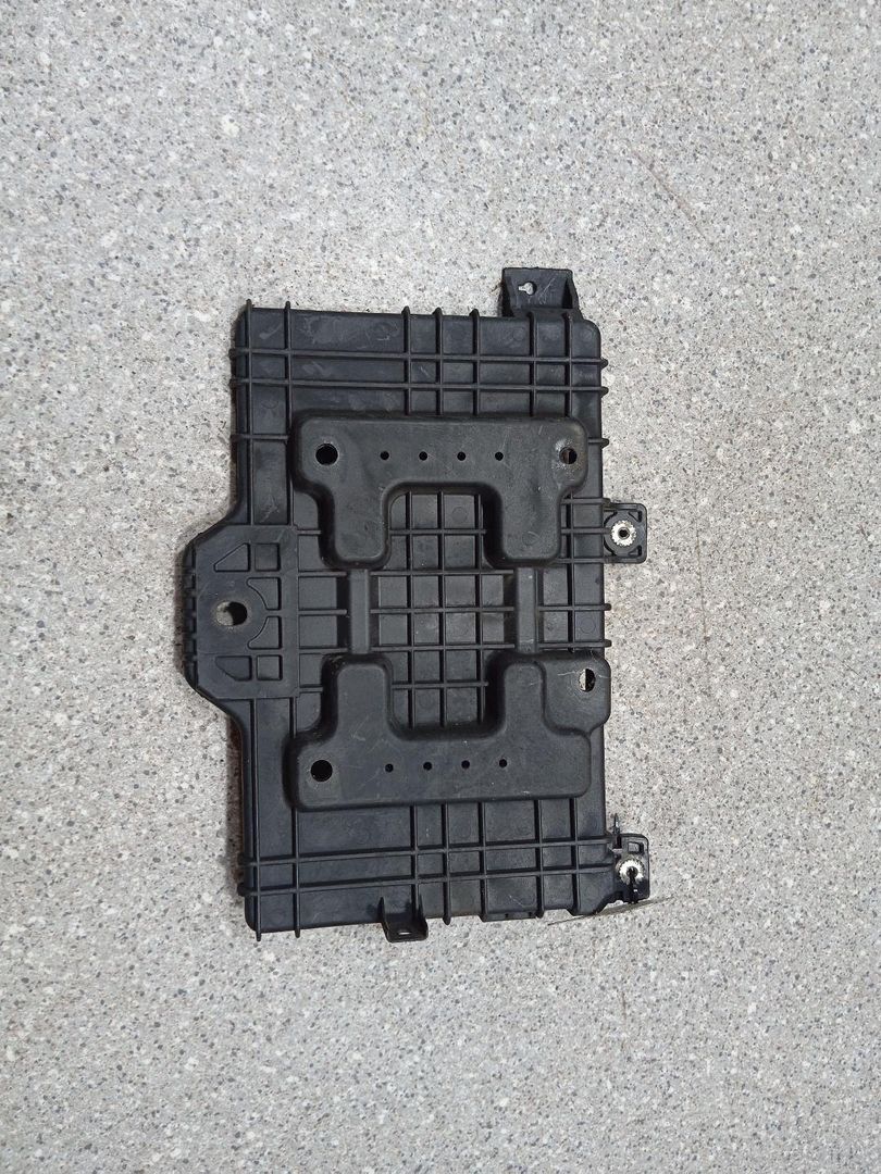 полка аккумулятора Kia Sorento 2 поколение (2009 - 2012), 37150-2P100 - фото №1