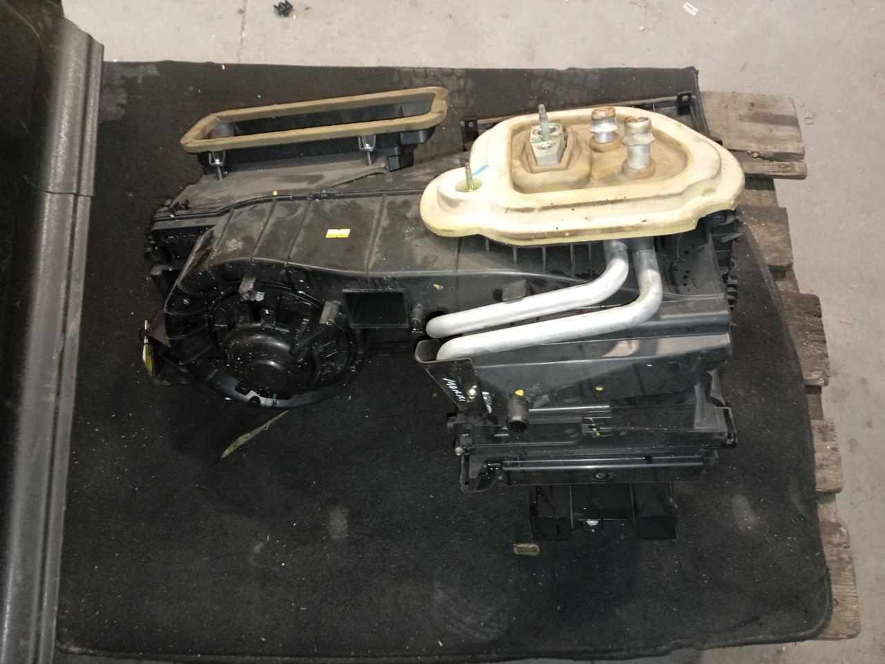 корпус отопителя (печки) Opel Mokka 1 поколение (2012 - 2015), 1.4 л., бензин, полный привод - фото №1
