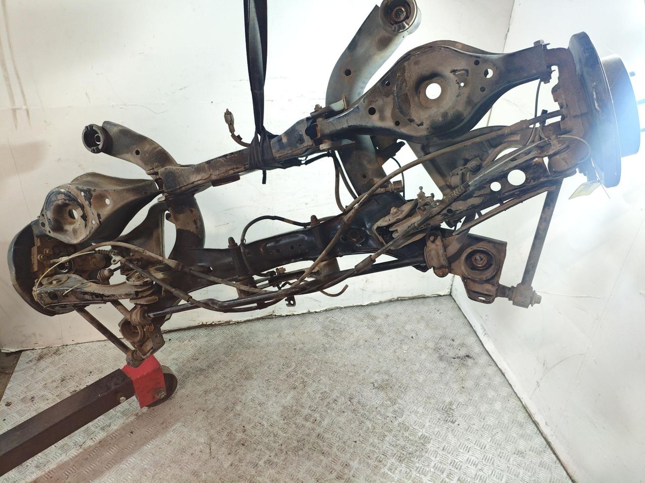 балка подвески задняя Nissan Murano Z50 (2002 - 2008), 3.5 л., i, полный привод - фото №1