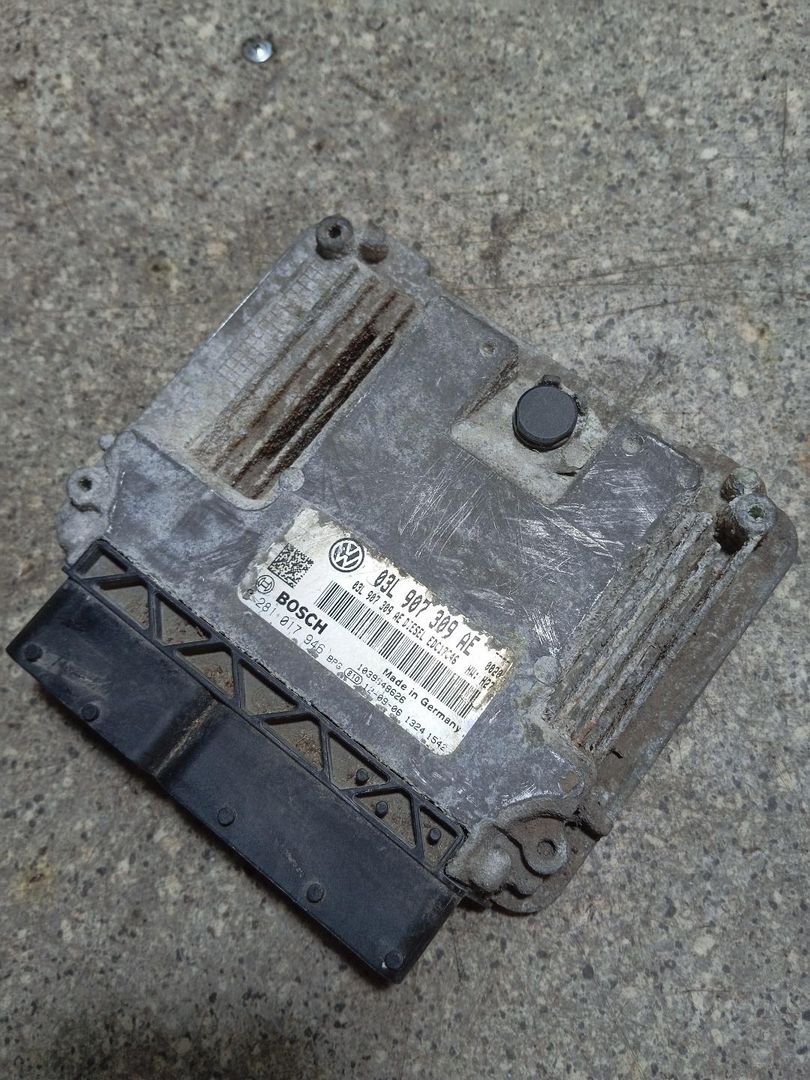 блок управления двигателем Volkswagen Passat B7 (2011 - 2015), 2.0 л., CBA, дизель, 03L907309AE, 0281017946 - фото №1