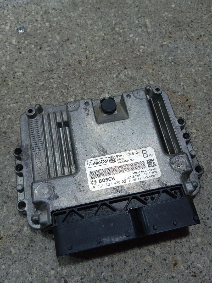 блок управления двигателем Ford Focus 3 поколение (2011 - 2015), 1.6 л., бензин, BV61-12A650-B, 0261S07430 - фото №1