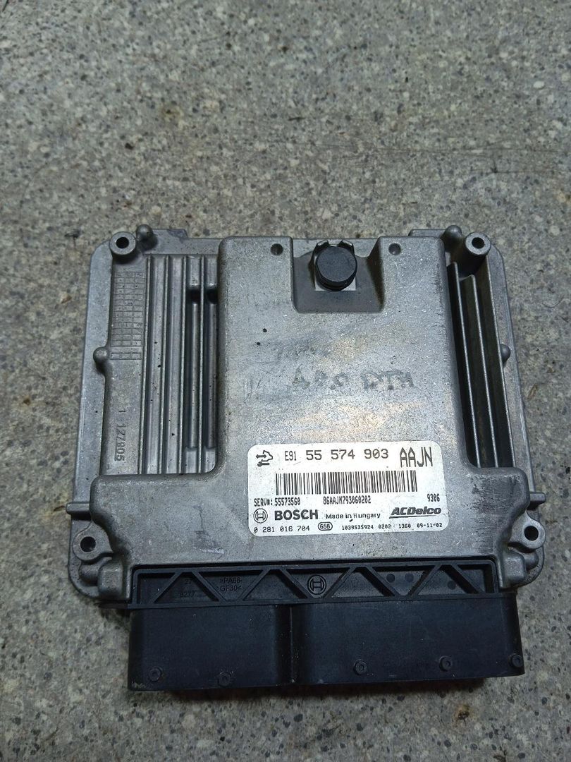 блок управления двигателем Opel Insignia 1 поколение (A) (2008 - 2014), 2.0 л., CDTi, A 20 DTH, дизель, МКПП, 55574903, 55573560, 0281016704 - фото №1